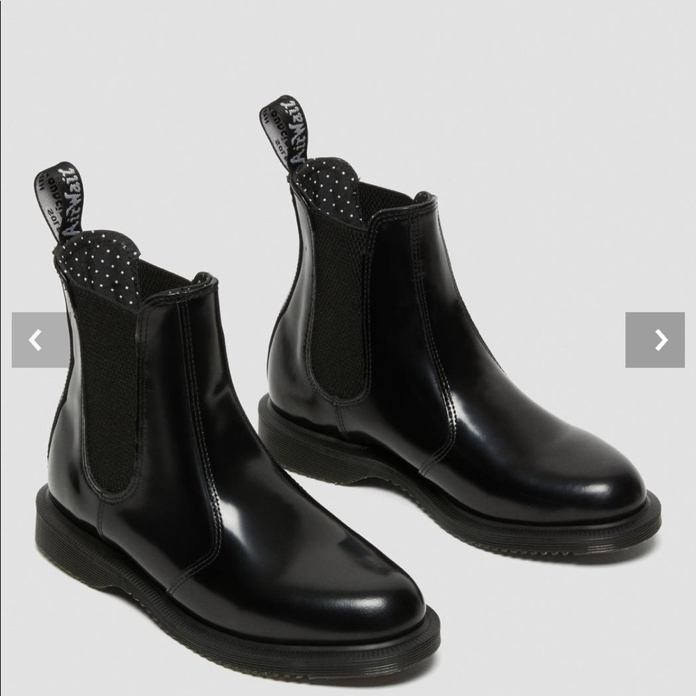 Dr. Martens Flora Chelsea boots in Black